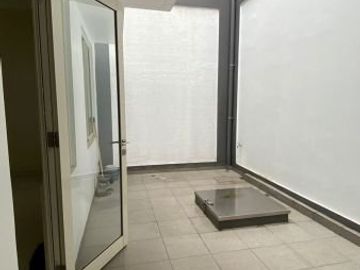 CLUSTER VOLTA SEMI FURNISHED BARU DI RENOVASI SIAP HUNI