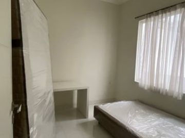 CLUSTER VOLTA SEMI FURNISHED BARU DI RENOVASI SIAP HUNI