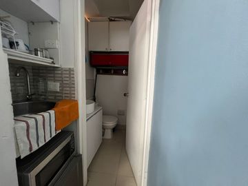 oficina en arriendo en el poblado. Cod A63697