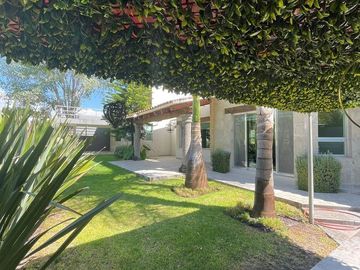 Casa en venta en Villas del Mesón al campo de Golf