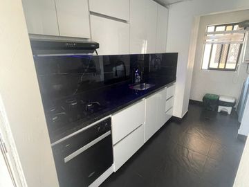 apartamento en venta en capri. Cod V6270