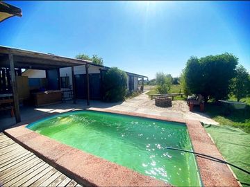 Casa en parcela 4D/3B + piscina, oficina y bodega en Malloco