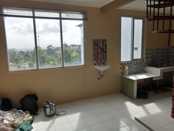 Rumah minimalis dan baru renov di jatihandap dekat arcamanik