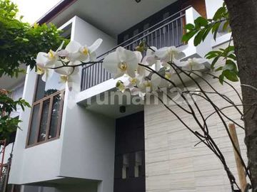Dijual Rumah Mewah Semi Furnished di The Green, BSD City