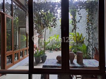 Dijual Rumah Mewah Semi Furnished di The Green, BSD City