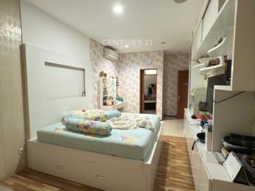 Hunian Split Level Stylish Di Bintaro Sektor 9