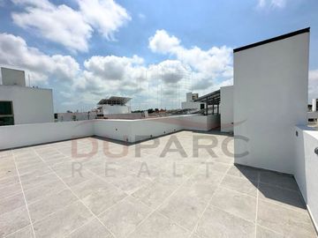 Casa  en Venta  de 4 recamaras con Piscina en Residencial del Lago