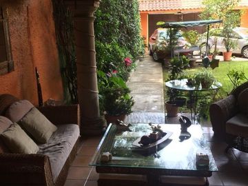 Casa en Fraccionamiento en Lomas de Vista Hermosa, Cuernavaca, Morelos CAEN-365-