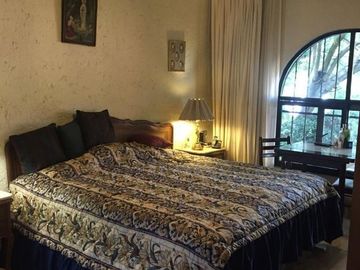 Casa en Fraccionamiento en Lomas de Vista Hermosa, Cuernavaca, Morelos CAEN-365-