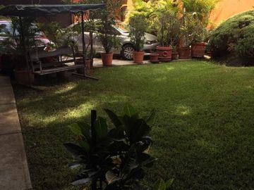 Casa en Fraccionamiento en Lomas de Vista Hermosa, Cuernavaca, Morelos CAEN-365-