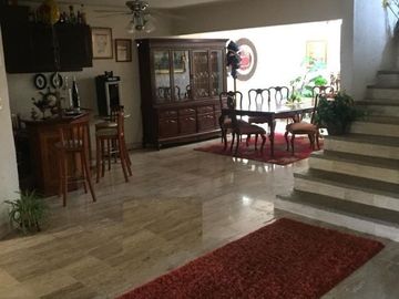 Casa en Fraccionamiento en Lomas de Vista Hermosa, Cuernavaca, Morelos CAEN-365-