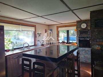 Casa en venta de 4 dorm. en Los Angeles, Cerro Colorado