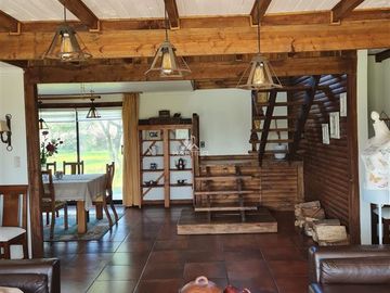 Casa en venta de 4 dorm. en Los Angeles, Cerro Colorado