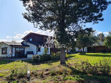 Casa en venta de 4 dorm. en Los Angeles, Cerro Colorado