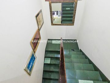 Rumah Cocok Untuk Kost Dan usaha Dekat BNI Pejompongan