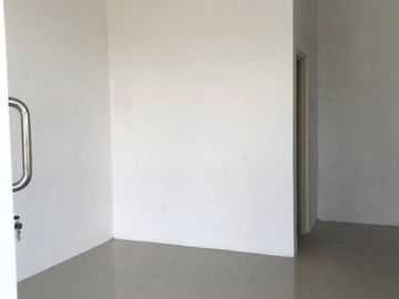 DIJUAL VILLA MURAH, 2 LANTAI, DEKAT BNS MALANG, JAWA TIMUR
