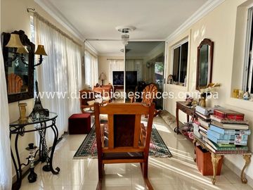 Se vende casa en Altos de Panamá