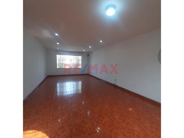Amplio Departamento Con Aires Propios | 143.57 M² | Excelente Oportunidad En Comas.