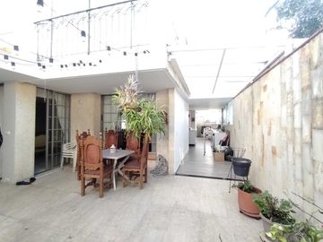 🏡 Venta hermosa casa en Unidad Residencial- Ciudad jardín 📍 Cali. Cod V9838