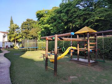 🏡 Venta hermosa casa en Unidad Residencial- Ciudad jardín 📍 Cali. Cod V9838