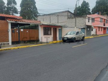 EN VENTA CASA SECTOR LA MOYA CONOCOTO