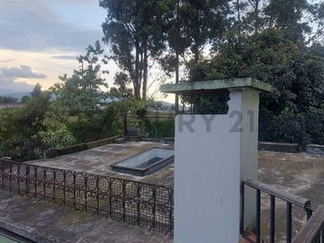 EN VENTA CASA SECTOR LA MOYA CONOCOTO