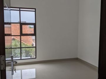 Rumah Baru Siap Huni Di Arcamanik Dkt Toserba Griya, Terminal Antapani