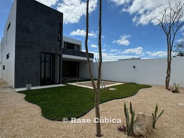 Casa 3 recámaras con bar  y alberca en Mérida, privada en Cholul