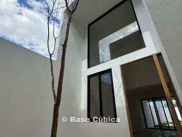 Casa 3 recámaras con bar  y alberca en Mérida, privada en Cholul