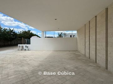 Casa 3 recámaras con bar  y alberca en Mérida, privada en Cholul