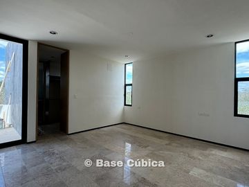 Casa 3 recámaras con bar  y alberca en Mérida, privada en Cholul