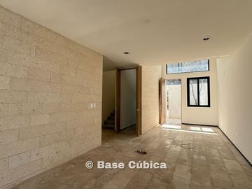 Casa 3 recámaras con bar  y alberca en Mérida, privada en Cholul