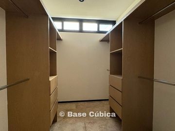 Casa 3 recámaras con bar  y alberca en Mérida, privada en Cholul