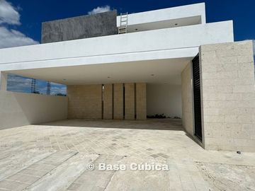 Casa 3 recámaras con bar  y alberca en Mérida, privada en Cholul