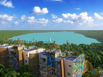 Departamentos frente a la laguna de Bacalar.