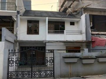 Rumah Lama di Kelapa Gading.