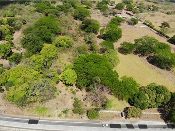 SE VENDE TERRENO EN CAPIRA VIA INTERAMERICANA