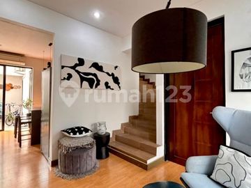 For Sale Rumah Cakep 2 Lantai Nyaman Lokasi Strategis di Zahra Residence