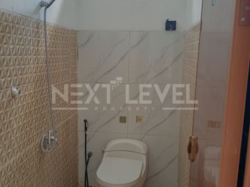 DISEWAKAN RUMAH MODERN DI TAMAN PONDOK INDAH WIYUNG SURABAYA