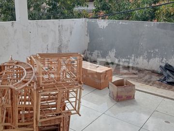 DISEWAKAN RUMAH MODERN DI TAMAN PONDOK INDAH WIYUNG SURABAYA