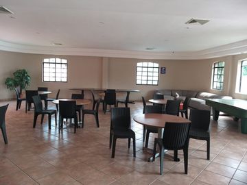 VENTA de casa en Urbanización El Alamo Km 2.5 Samborondón