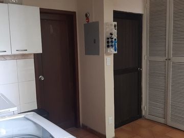 VENTA de casa en Urbanización El Alamo Km 2.5 Samborondón