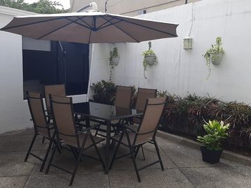 VENTA de casa en Urbanización El Alamo Km 2.5 Samborondón