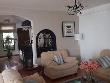 VENTA de casa en Urbanización El Alamo Km 2.5 Samborondón