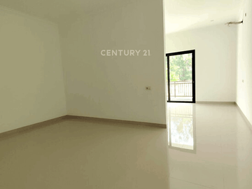 Rumah Tinggal Bangunan Baru Lokasi Strategis Di Pulomas S8116