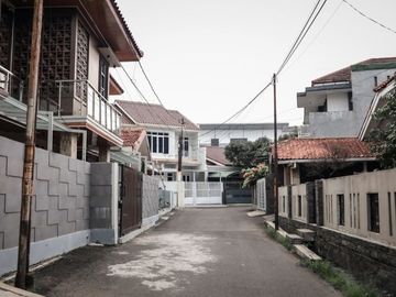 Rumah Mewah Fully Furnished Baru Di Renovasi Turangga Lengkong