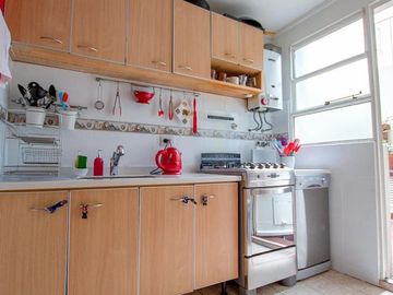 Departamento de 3 AMBIENTES en Caballito.