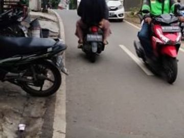 Tanah siap bangun pinggir jalan raya akses 2 mobil jagakarsa