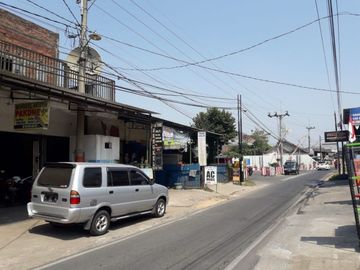 Ruko Luas Pinggir Jalan Daerah Sulfat Blimbing Kota Malang