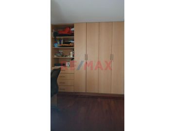 ¡Tu hogar ideal te espera en Surco!

Descubre este espectacular tríplex en una de las mejores zonas de Surco, a pocos pasos de El Trigal. Vive con l